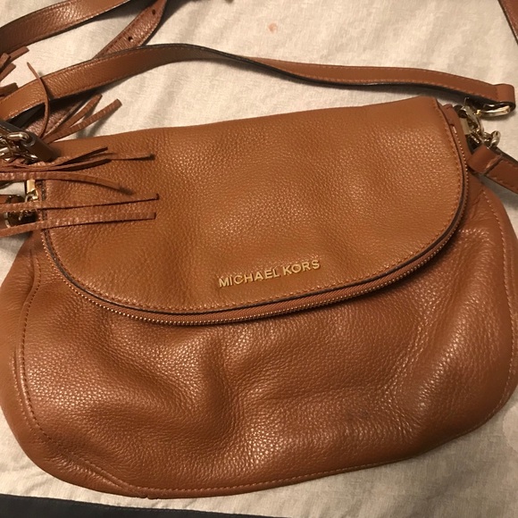Michael Kors crossbody - Picture 2 of 3